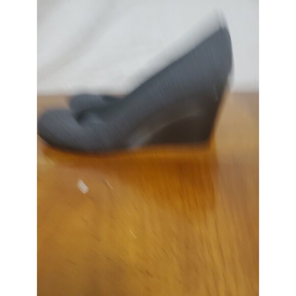 Stuart Weitzman Wedge Gray Wool Heels Shoes 7.5 M 3"  Pump Round Toe - Picture 3 of 7